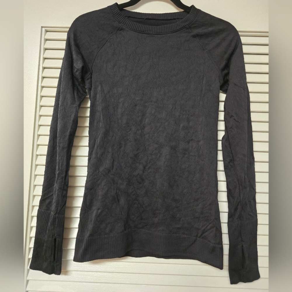 Lululemon - Floral Textured Rest Less Pullover Long Sleeve Top With Thumb Holes